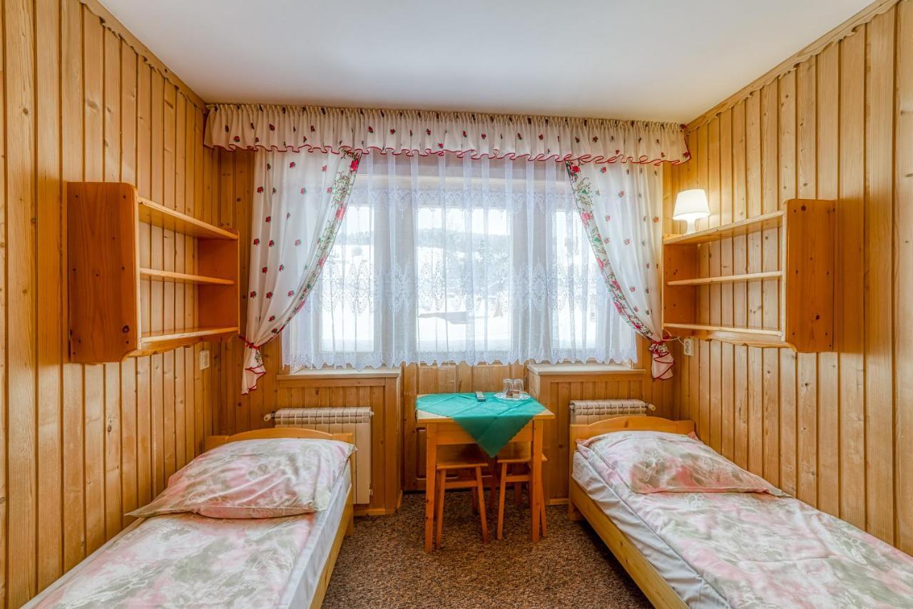 Pokoje Goscinne U Elzbiety Małe Ciche Exterior photo